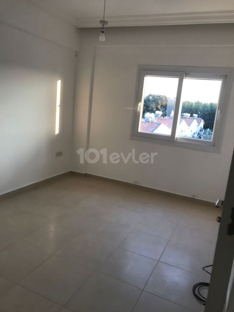 GİRNE BOĞAZDA TÜRK KOÇANLI  3+1 SATILIK DAİRE