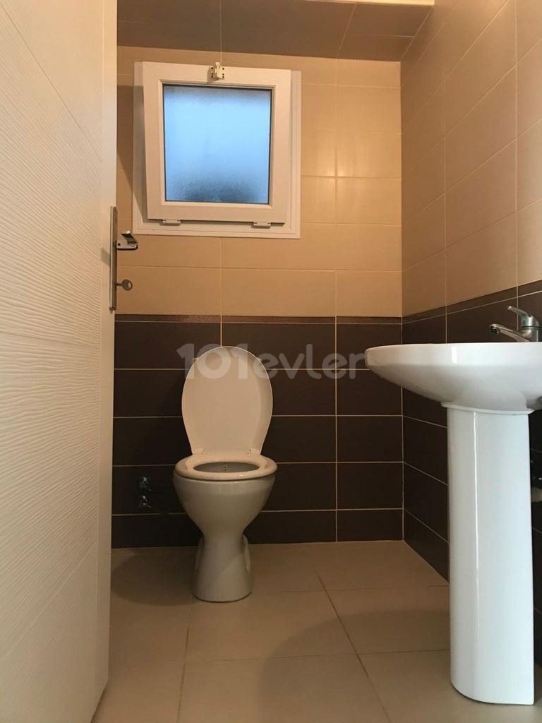 GİRNE BOĞAZDA TÜRK KOÇANLI  3+1 SATILIK DAİRE