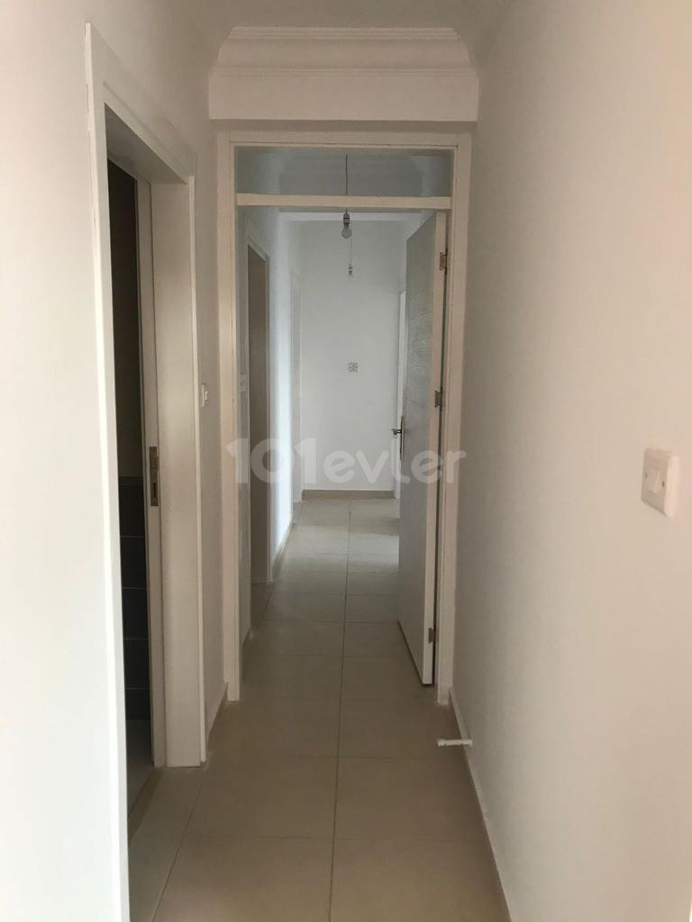 GİRNE BOĞAZDA TÜRK KOÇANLI  3+1 SATILIK DAİRE