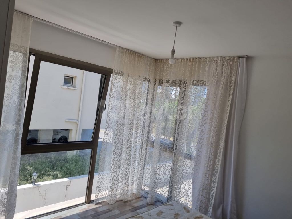 2+1 WOHNUNG ZU VERMIETEN IM KYRENIA CENTER, LUXURIÖSE WOHNUNG