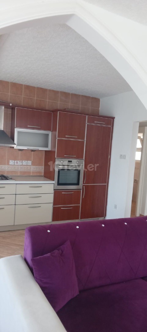 Girne Merkez Aylık Ödemeli Havuzlu Sitede Kiralık 3+1 Daire 