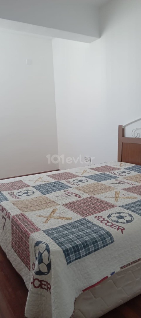 Girne Merkez Aylık Ödemeli Havuzlu Sitede Kiralık 3+1 Daire 