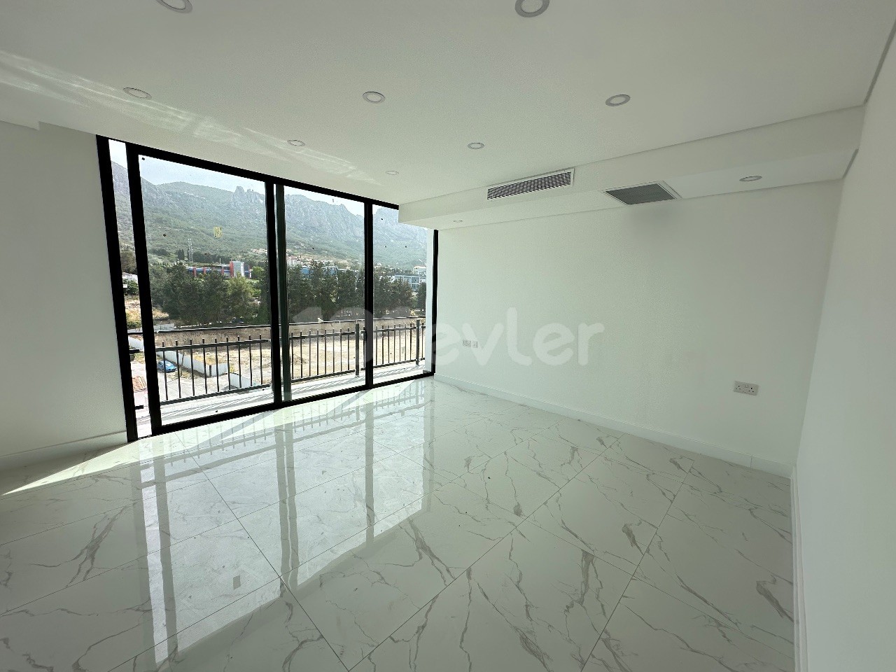 Penthouse For Sale in Girne Merkez, Kyrenia