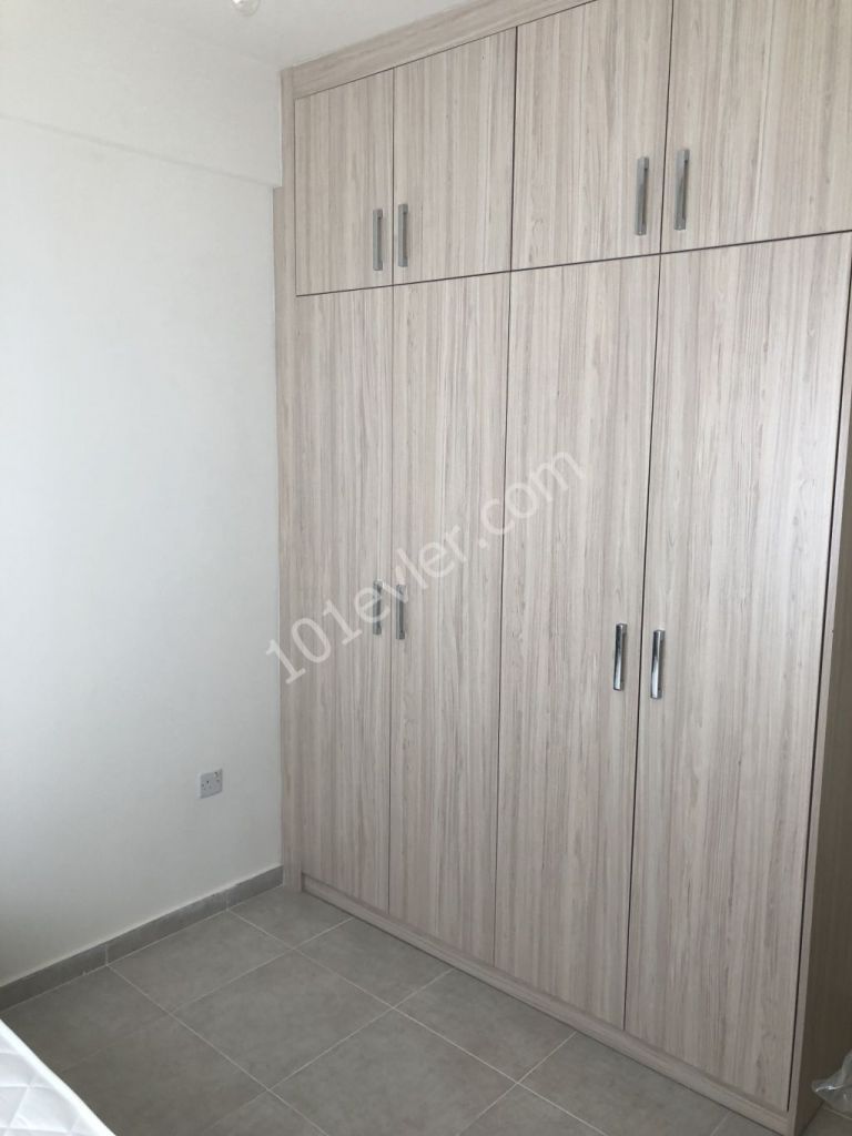 Yeni eşyalı,  türk lirasına kiralık daire -  Duraklara yakın 2+1