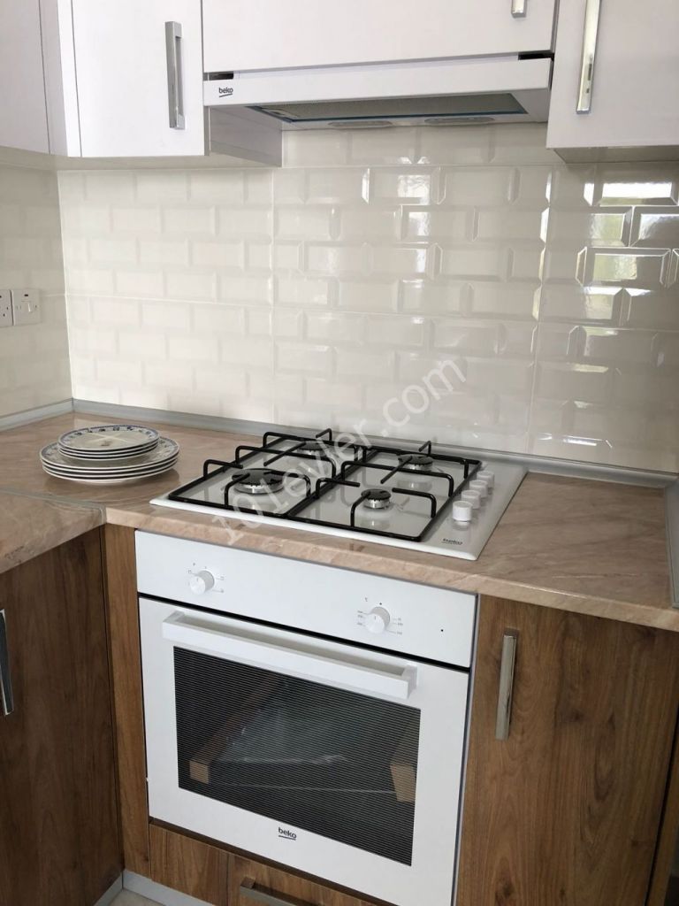 Yeni eşyalı,  türk lirasına kiralık daire -  Duraklara yakın 2+1