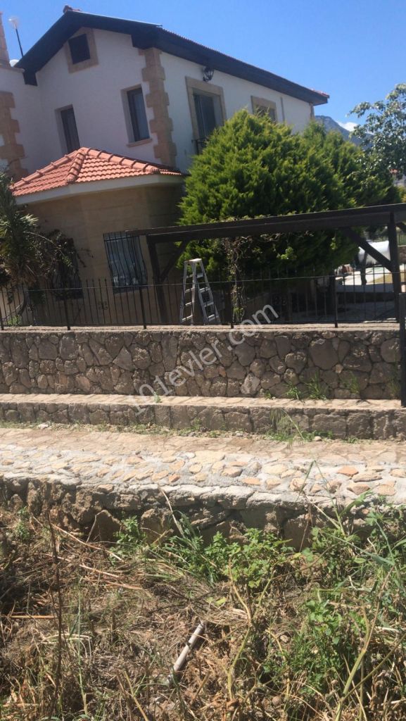 Villa For Sale in Çatalköy, Kyrenia