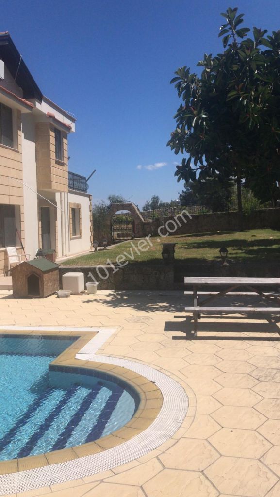 Villa For Sale in Çatalköy, Kyrenia