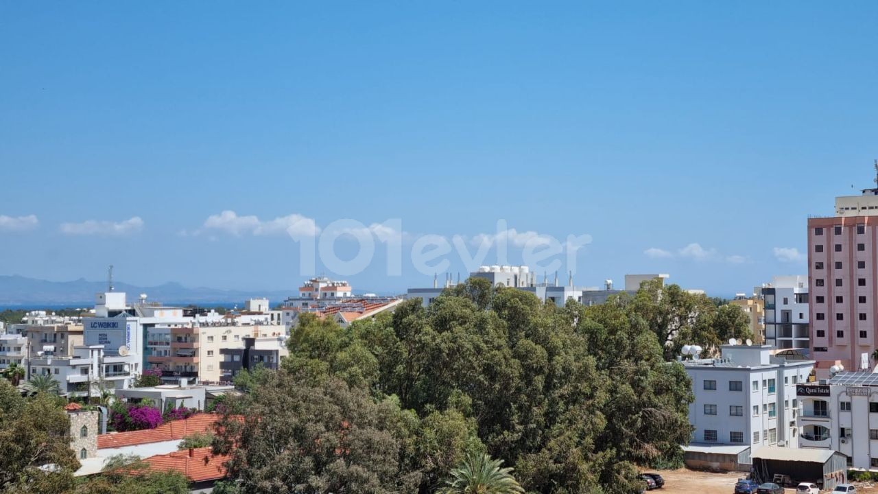 2+1 Wohnung zum Verkauf im Zentrum von Famagusta, direkt hinter dem Lemar Markt ** 