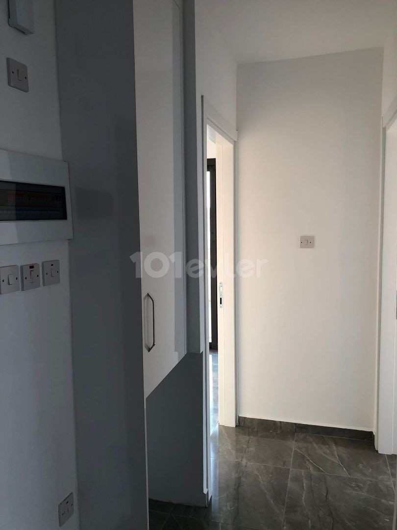 MAĞUSA MERKEZDE DENİZ MANZARRALI SIFIR 2+1 SATILIK DAİRE