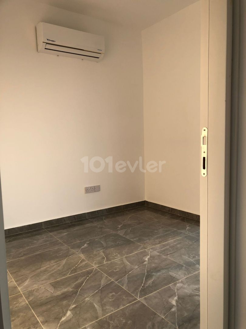 MAĞUSA MERKEZDE DENİZ MANZARRALI SIFIR 2+1 SATILIK DAİRE