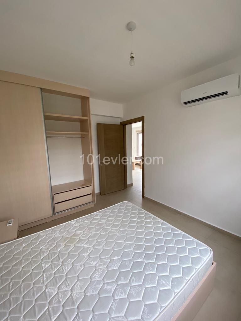 Neue Wohnung mit 2+1, voll möbliert im Zentrum von Kyrenia , mit Blick auf das Meer und die Berge, große Wohnfläche, super Küche und Bad ** 