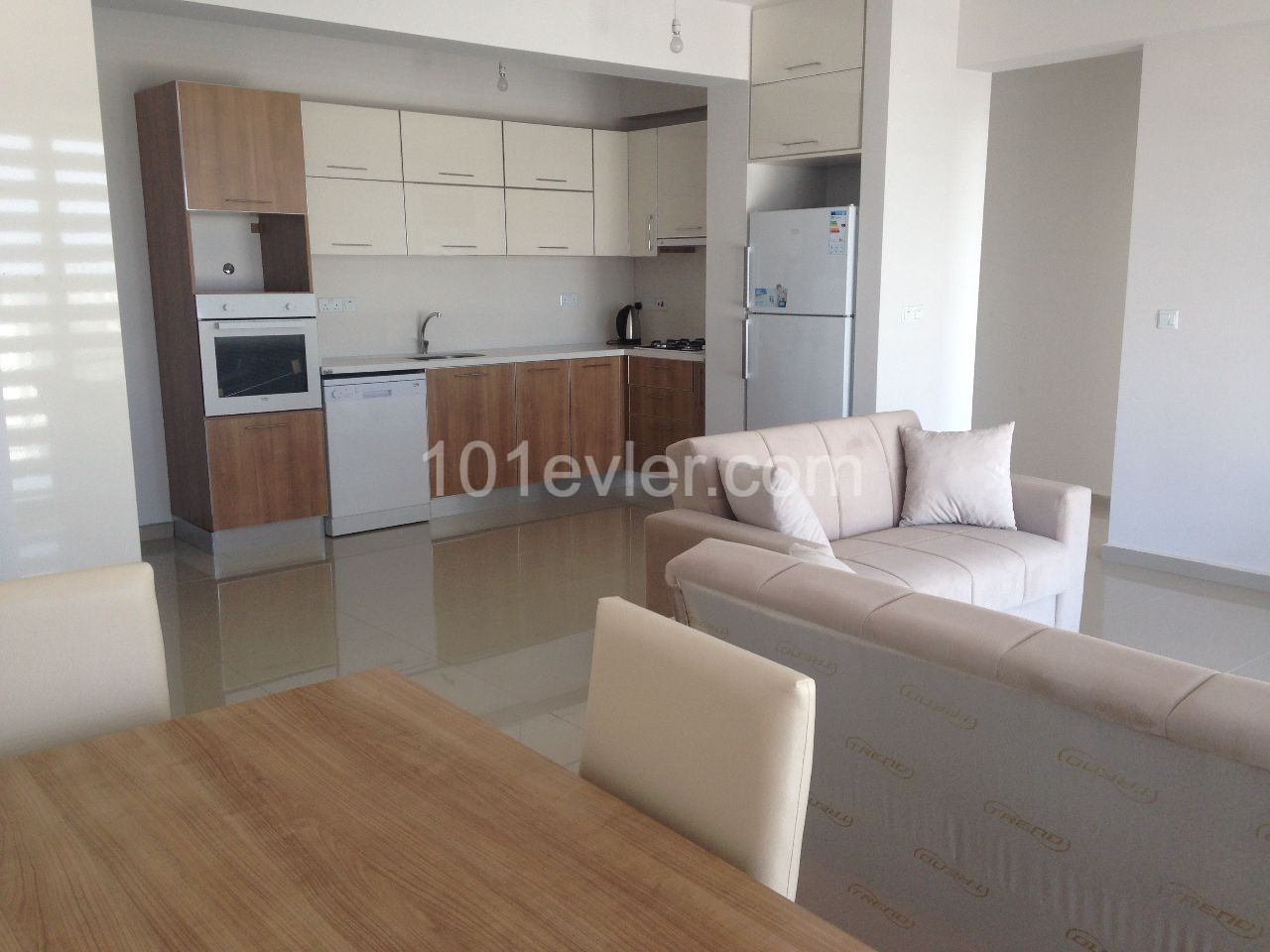 3+1 apartment with full furniture in the center of Kyrenia, offering a spacious living area, with a super kitchen and an en suite bathroom ** 