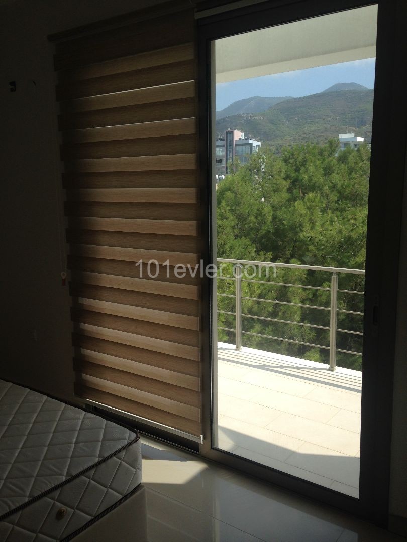 3+1 apartment with full furniture in the center of Kyrenia, offering a spacious living area, with a super kitchen and an en suite bathroom ** 