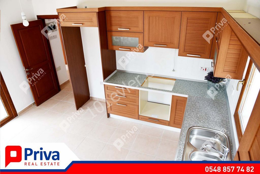 KYRENİA, GİRNE VİLLA FOR SALE