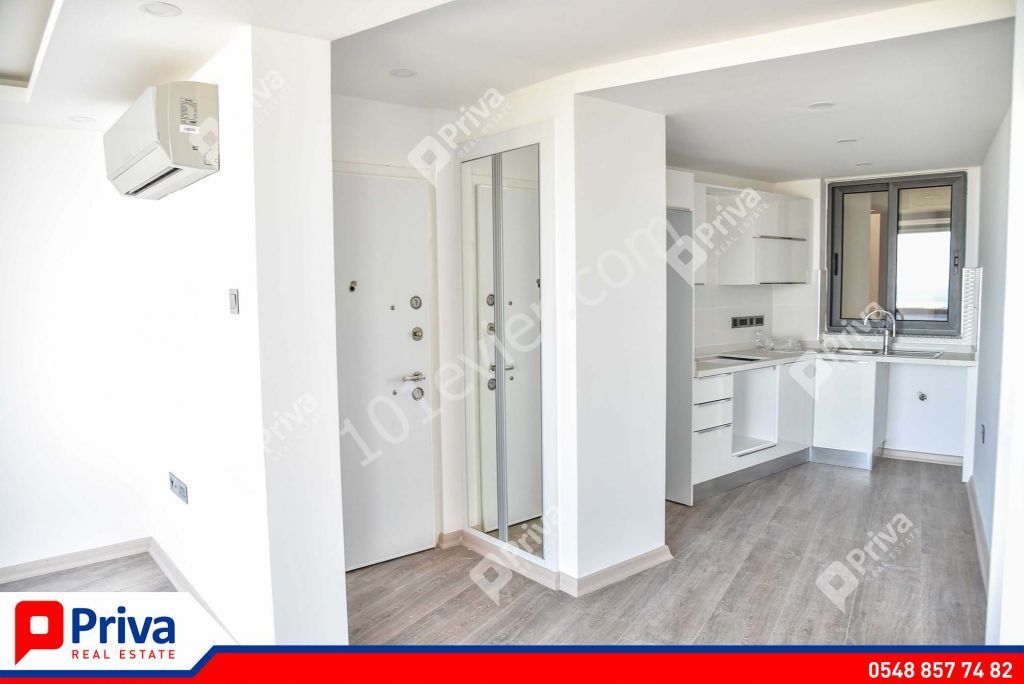 KIBRIS GİRNE MERKEZ'DE 2+1 DENİZ MANZARALI KİRALIK DAİRE