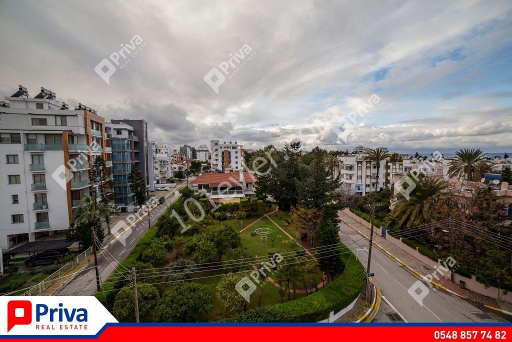 ZYPERN KYRENIA ZENTRUM MIT HERRLICHEM MEERBLICK, MÖBLIERT 2 + 1 ZU VERKAUFEN, IN DER NÄHE VON SAVOY HOTEL ** 