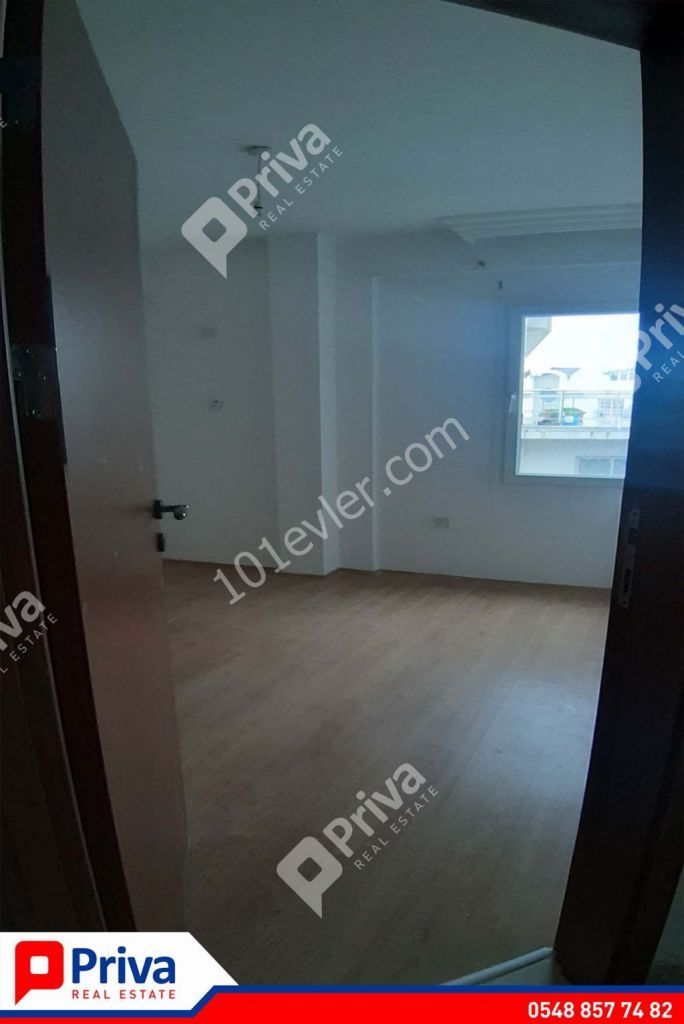 GİRNE MERKEZDE 3+1 SATILIK DAİRE