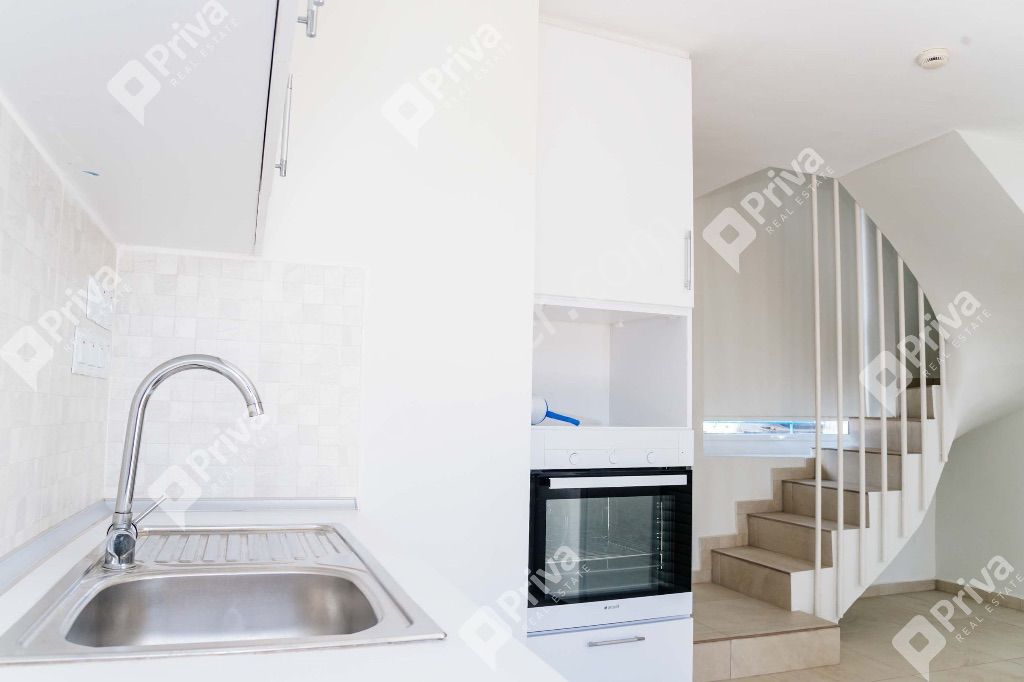 Flat To Rent in Alsancak, Kyrenia