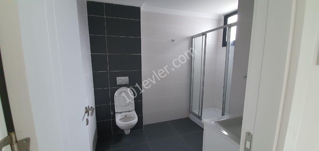 FLAT FOR RENT 2+1 KYRENİA CİTY CENTER