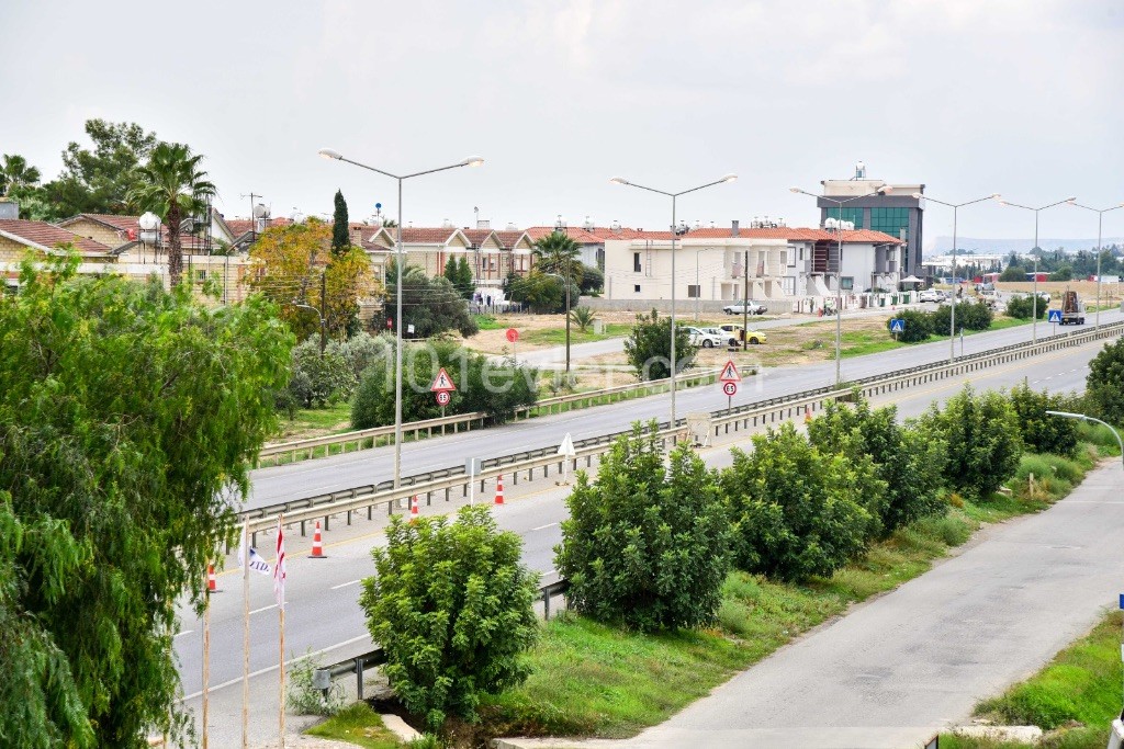 KUZEY KIBRIS LEFKOŞA  SATILIK ÖNÜ KAPANMAZ, ANA YOL ÜZERİ 2+1 YENİ DAİRE 75m2 TÜRK MALI