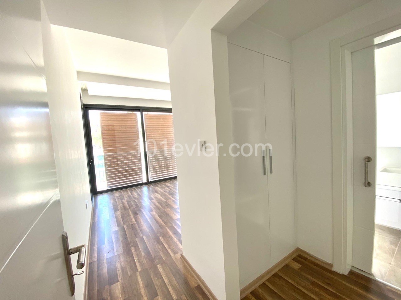 KIBRIS LEFKOŞA HAMİKÖY  3+1 SATILIK DAİRE 133M2 , BAHÇELİ VE GÜVENLİK SİTEDE