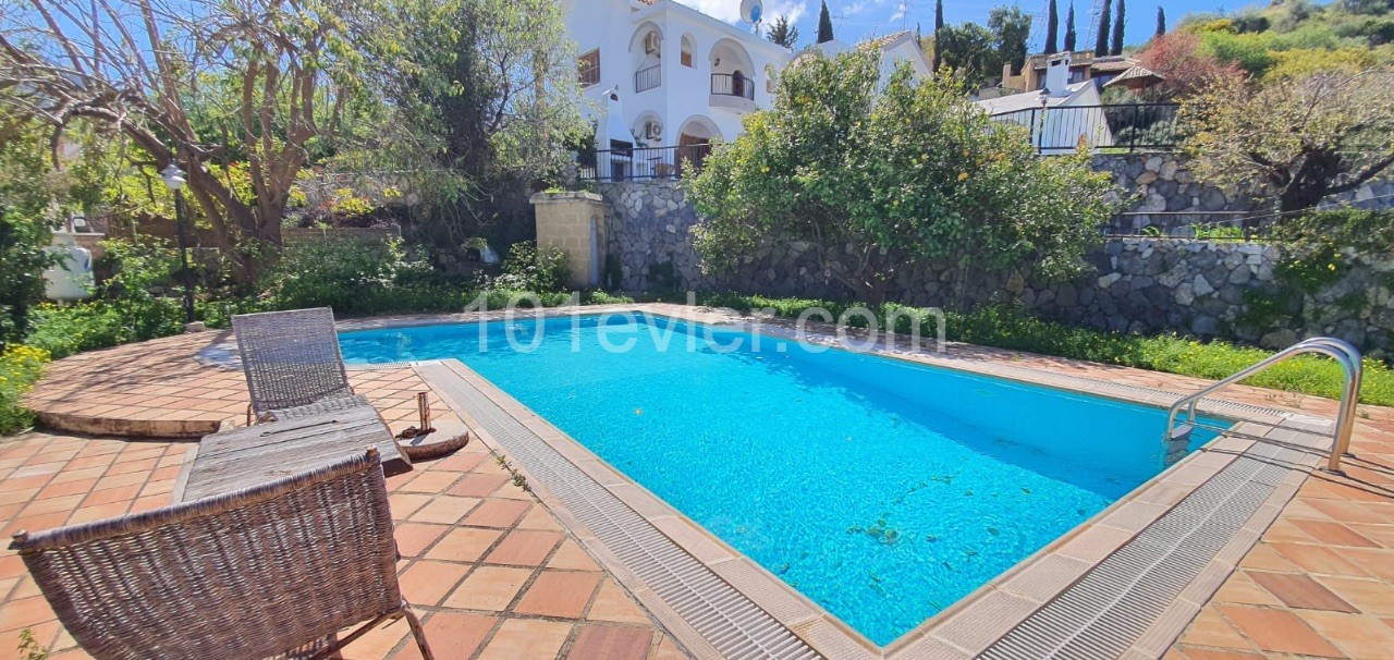 KYRENIA VILLA ZU VERMIETEN 3+1, SAME NECAT BRITISH SCHOOL, PRIVATER POOL, HEIZUNG, STEINHAUS MIT MEERBLICK