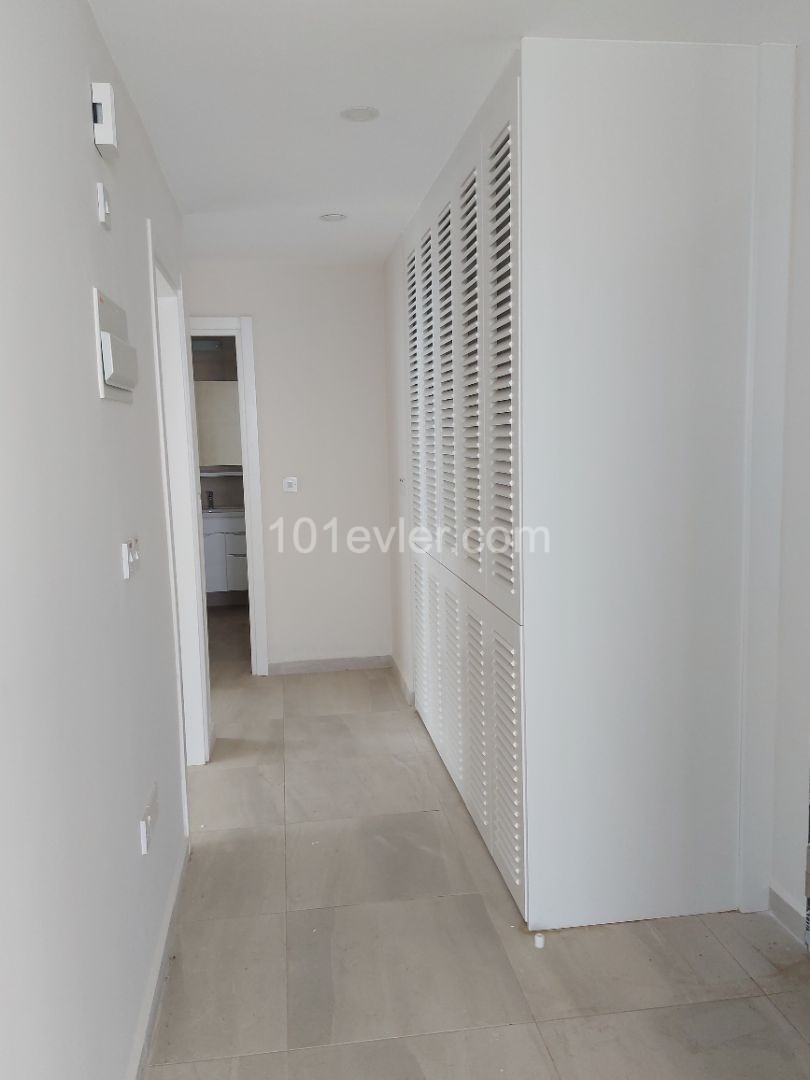 2+1 FLAT FOR SALE IN KYRENIA IN A PRESTIGIOUS COMPLEX ** 