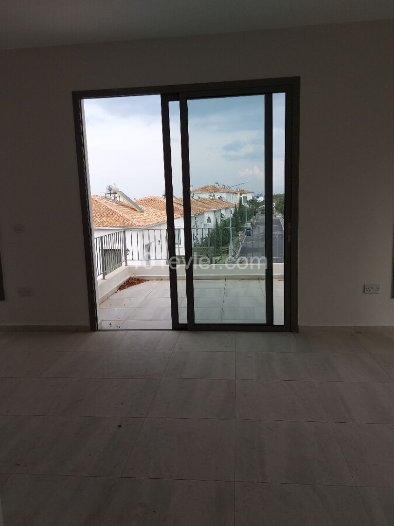 2+1 FLAT FOR SALE IN KYRENIA IN A PRESTIGIOUS COMPLEX ** 