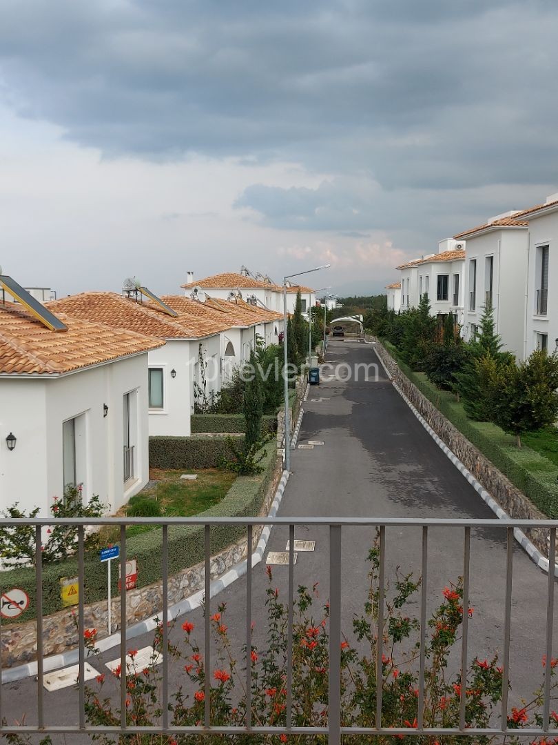 GİRNE SATILIK 2+1 DAİRE PRESTİJLİ SİTEDE