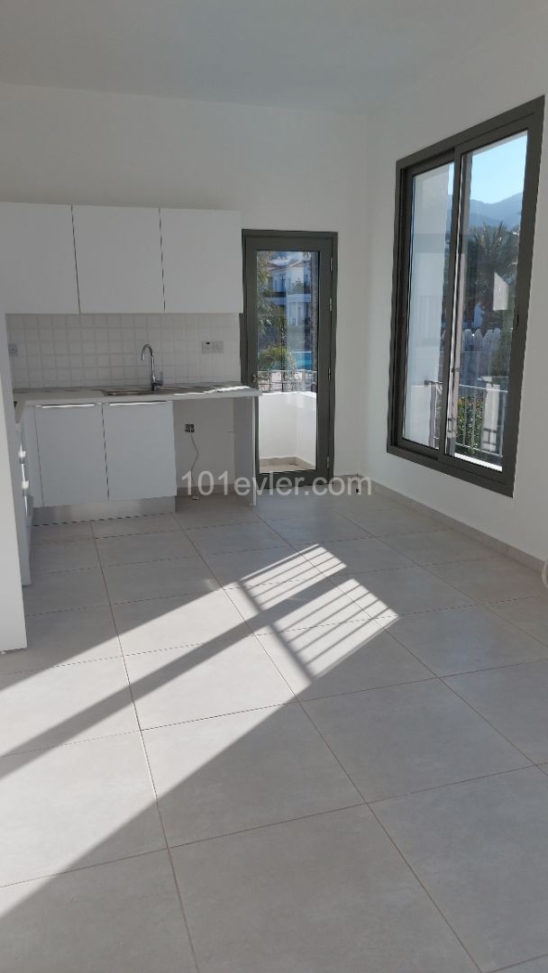 1+1 in a complex in Alsancak, Kyrenia ** 