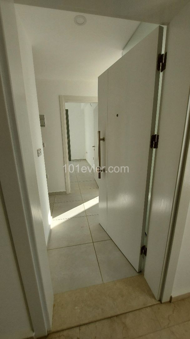 1+1 in a complex in Alsancak, Kyrenia ** 