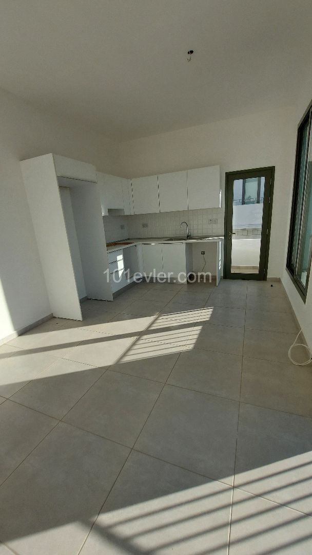 1+1 in a complex in Alsancak, Kyrenia ** 