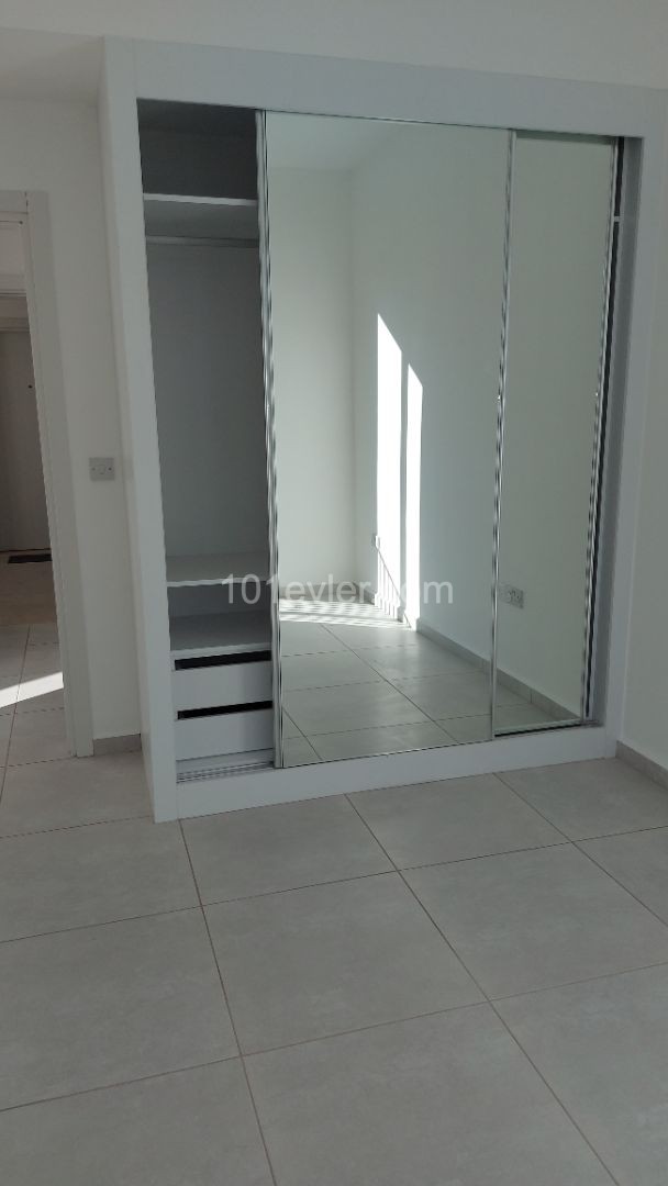 1+1 in a complex in Alsancak, Kyrenia ** 