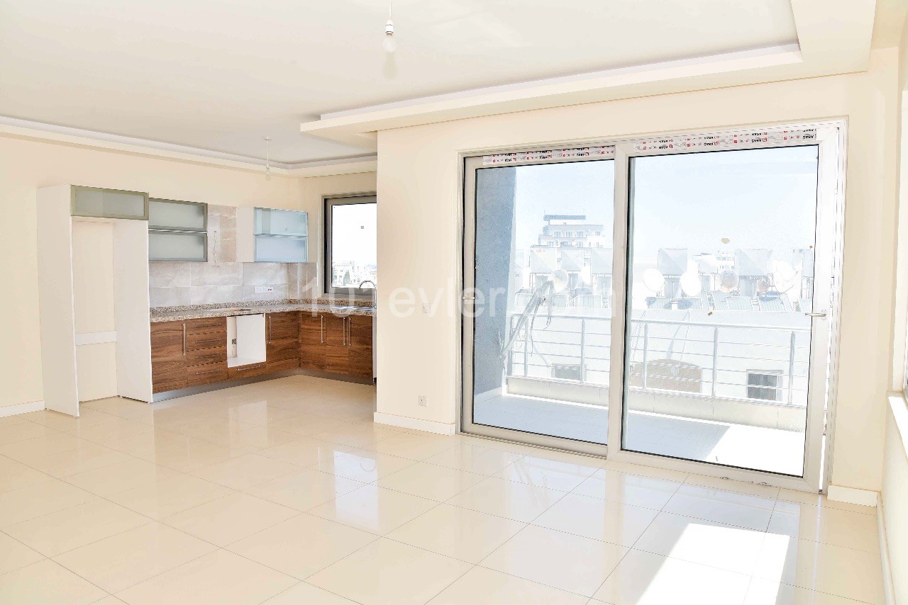 3+1 NEW FLAT FOR SALE IN CYPRUS KYRENIA CENTER 135 m2, SUITABLE FOR COMMERCIAL USE, PERFECT LOCATION ** 