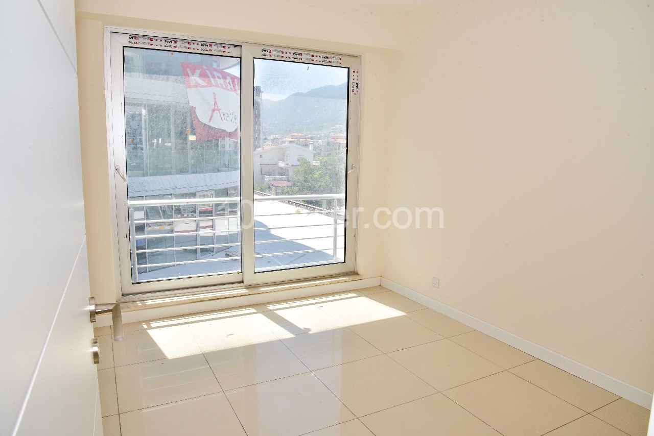3+1 NEW FLAT FOR SALE IN CYPRUS KYRENIA CENTER 135 m2, SUITABLE FOR COMMERCIAL USE, PERFECT LOCATION ** 