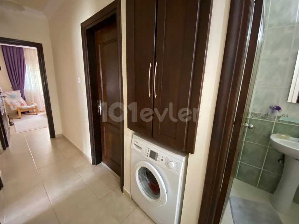 Girne merkezde satılık 3+1 eşyalı 