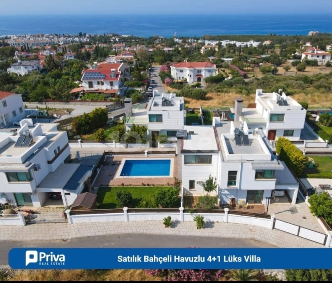 4+1 VILLA IN KYRENIA ALSANCAK MIT MEERBLICK, PRIVATEM POOL, VOR ORT, VOLL MÖBLIERT ** 