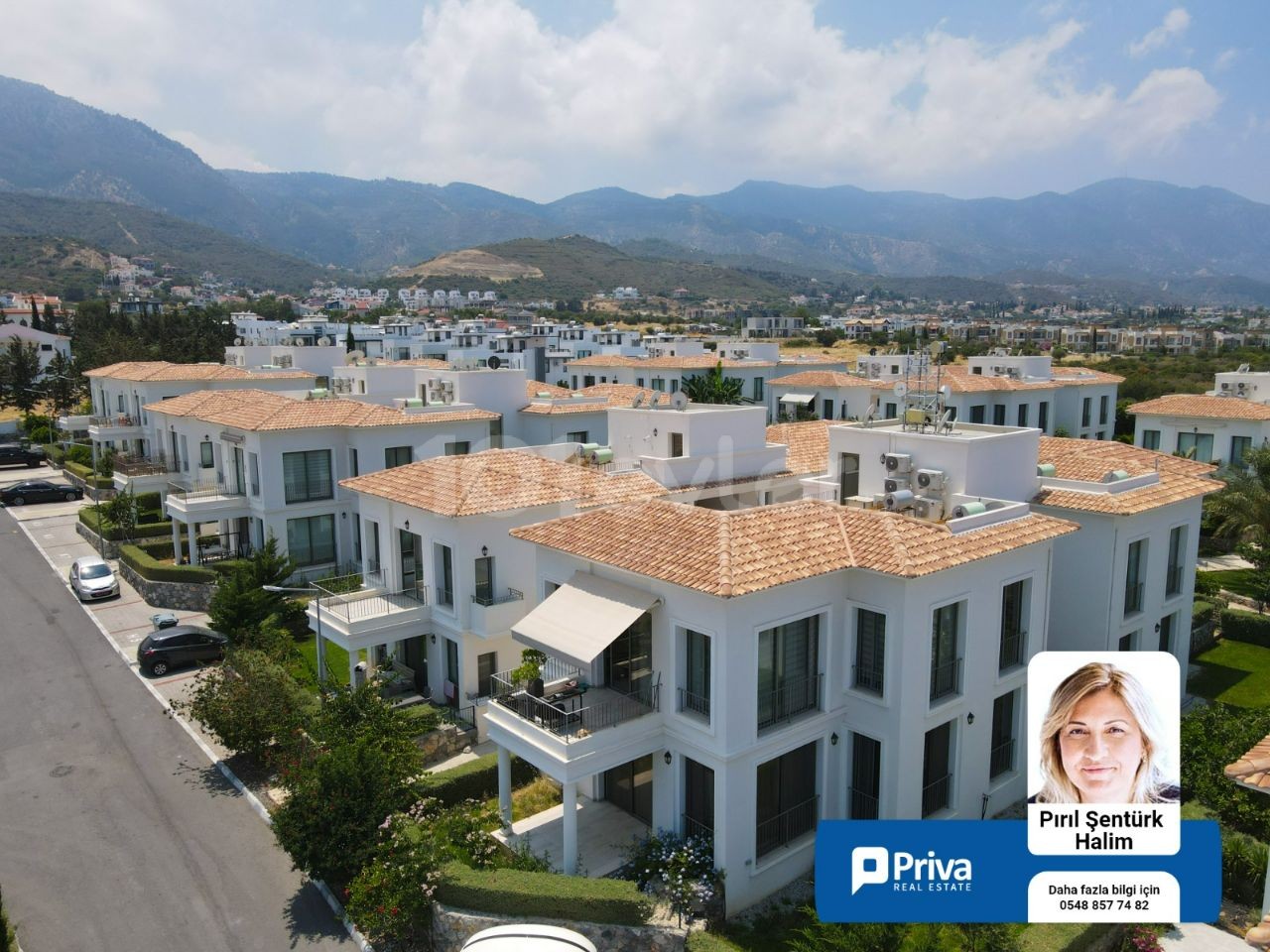 Kıbrıs Girne Town House Sitesinde Satılık 2+1, Lüks, Havuzlu ve Güvenlikli Sitede, Denize ve Çevre Yoluna Yakın Muhteşem Konumlu daire