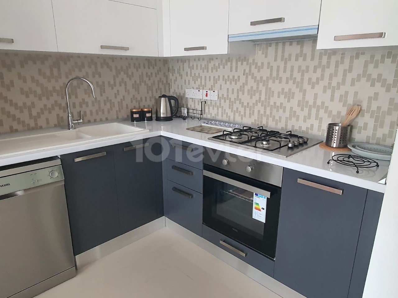 CYPRUS NICOSIA HAMITKÖY 2 + 1 ZERO APARTMENT FOR RENT, FURNISHED, SECURE SITE, 1000m2 GARDEN, CLOSE TO UNIVERSITY STOPS ** 