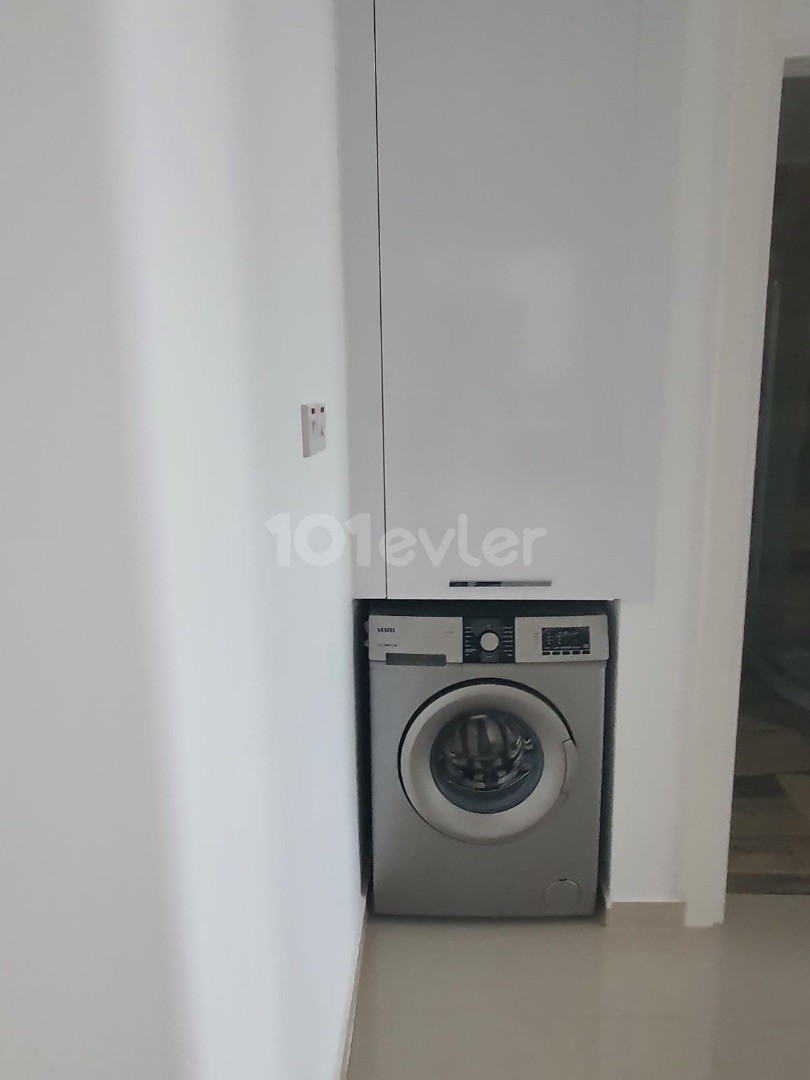 KIBRIS LEFKOŞA HAMİTKÖY KİRALIK 2+1 SIFIR DAİRE, EŞYALI,GÜVENLİKLİ SİTE, 1000m2 BAHÇE,ÜNİVERSİTE DURAKLARA YAKIN  