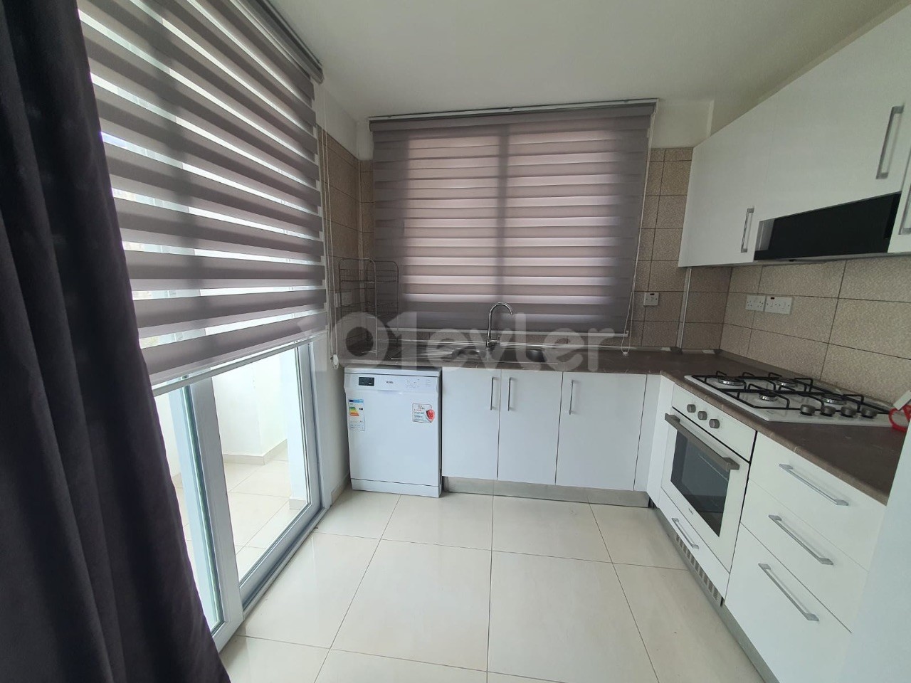 2+1 FURNISHED FLAT IN GIRNE CENTER, CYPRUS, IDEAL FOR THOSE WHO WANT TO BE CLOSE TO THE CITY