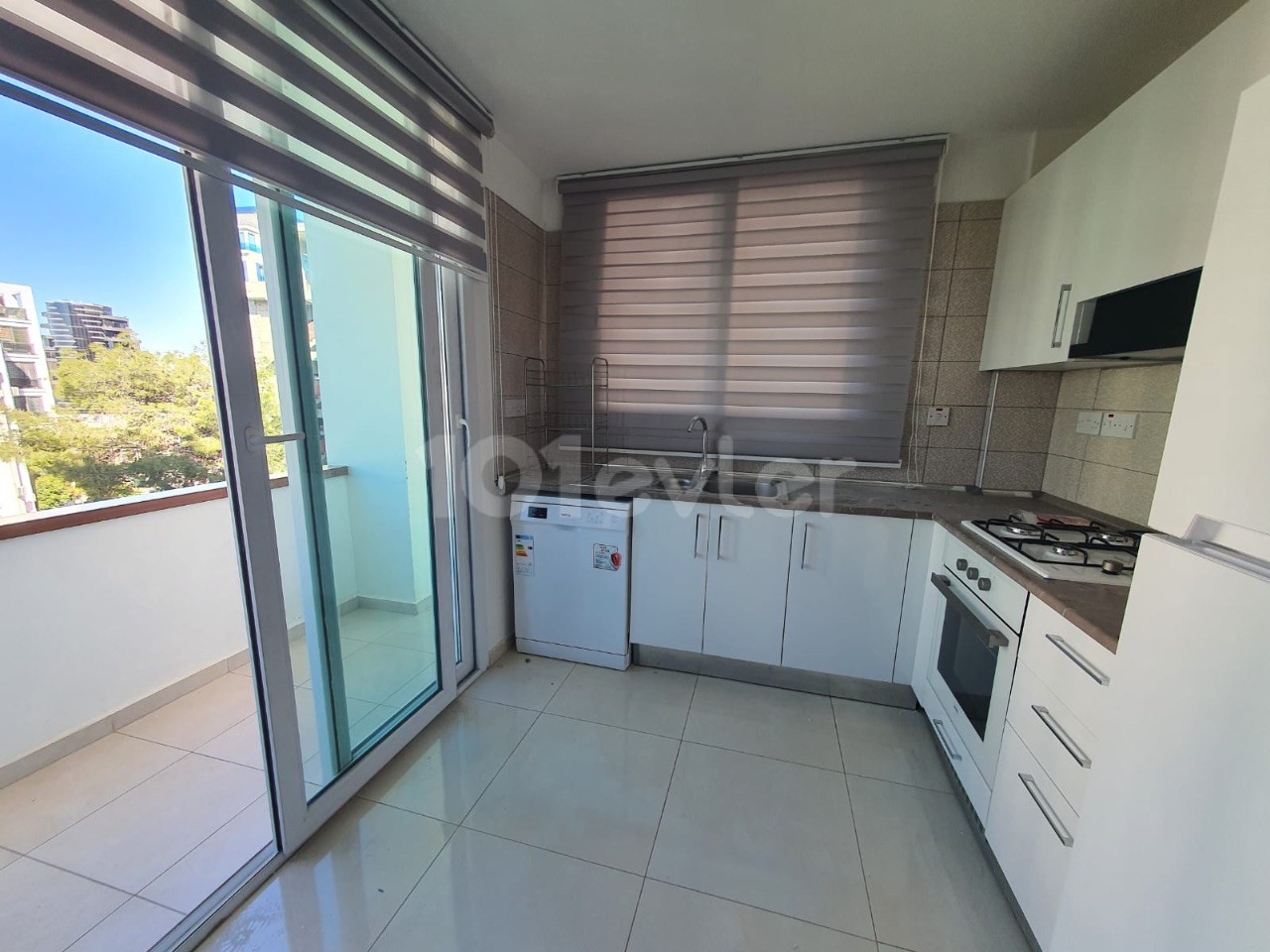 2+1 FURNISHED FLAT IN GIRNE CENTER, CYPRUS, IDEAL FOR THOSE WHO WANT TO BE CLOSE TO THE CITY