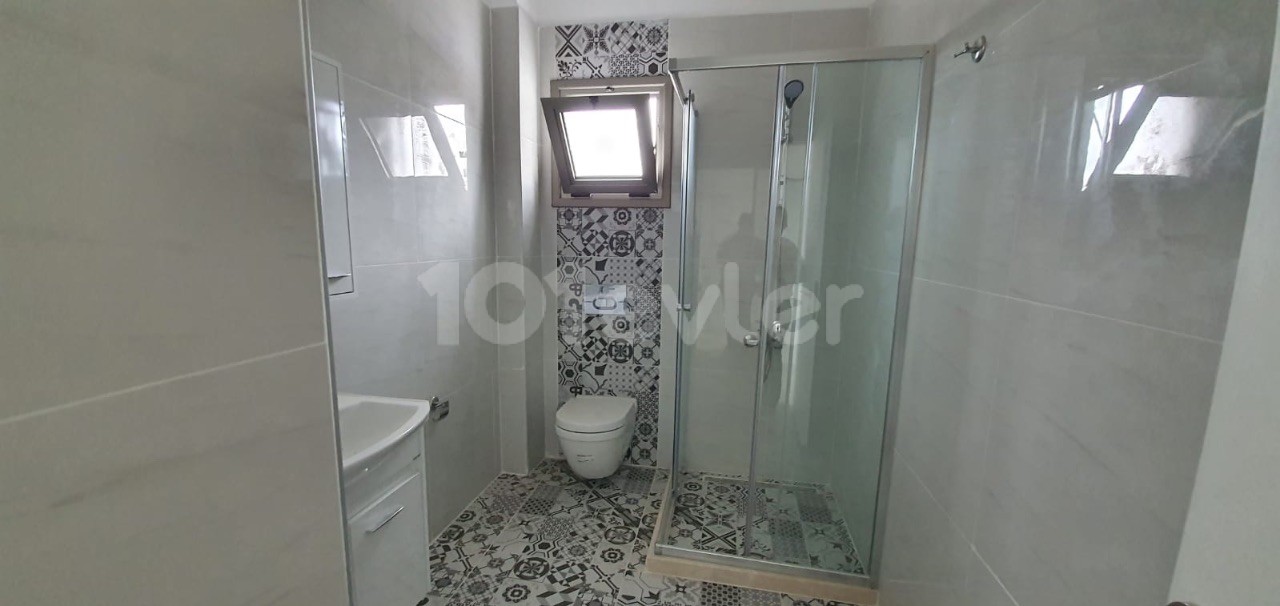 KIBRIS, GİRNE,ALSANCAK'TA SATILIK 2+1 DAİRE BAHÇE KATI