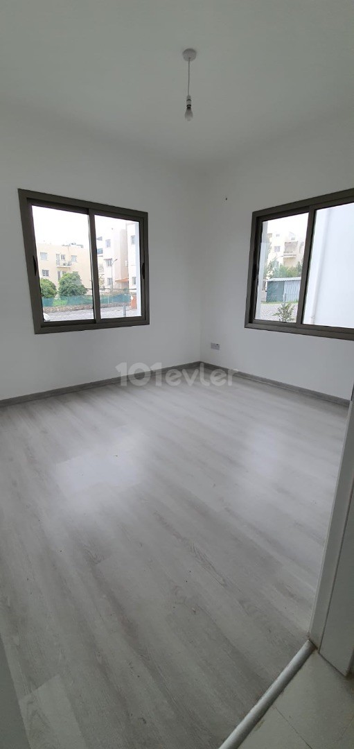 KIBRIS, GİRNE,ALSANCAK'TA SATILIK 2+1 DAİRE BAHÇE KATI