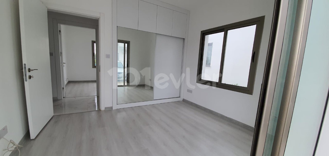 KIBRIS, GİRNE,ALSANCAK'TA SATILIK 2+1 DAİRE BAHÇE KATI