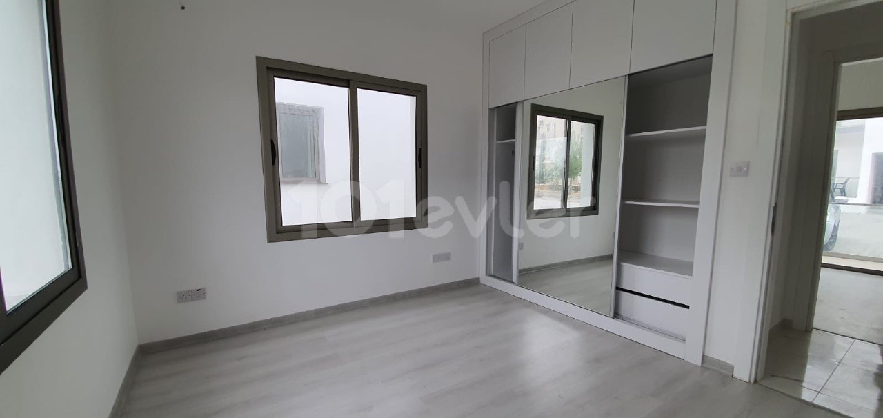 KIBRIS, GİRNE,ALSANCAK'TA SATILIK 2+1 DAİRE BAHÇE KATI