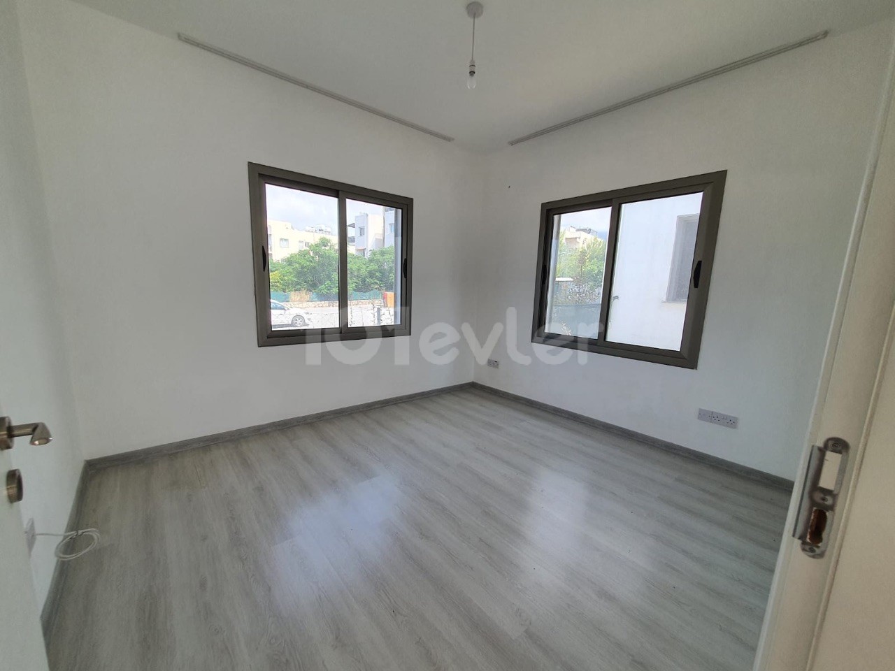 2+1 FLAT FOR SALE IN CYPRUS, KYRENIA, ALSANCAK, GARDEN FLOOR FLAT