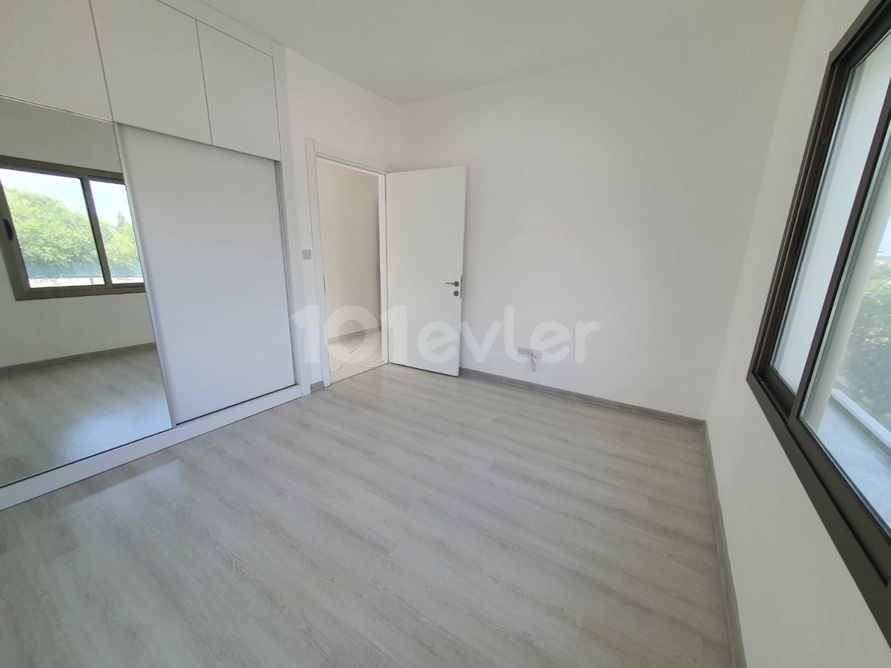 2+1 FLAT FOR SALE IN CYPRUS, KYRENIA, ALSANCAK, GARDEN FLOOR FLAT