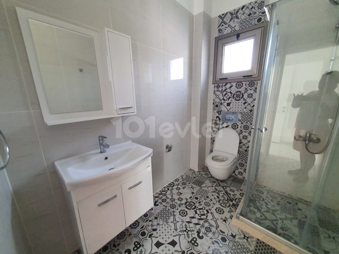 2+1 FLAT FOR SALE IN CYPRUS, KYRENIA, ALSANCAK, GARDEN FLOOR FLAT