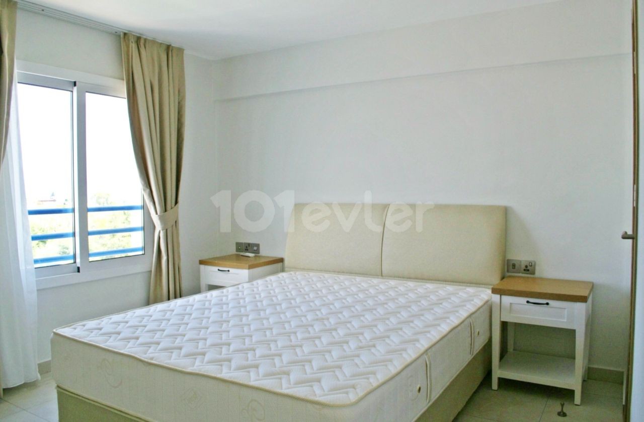 ZYPERN, KYRENIA, ALSANCAK, 1+1 DUPLEX-WOHNUNG ZU VERMIETEN IN BLUE MARE, MÖBLIERT, MIT GEMEINSCHAFTSPOOL, NAHE ZUM MEER UND DER STRAßE